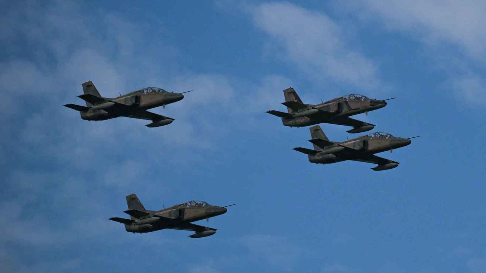 مقتل أسرة كاملة.. "غضب واسع" إثر قصف طيران الجيش السوداني