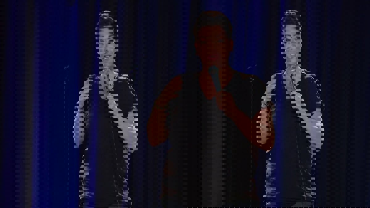 لبنانيون يتجاوزون "الخطوط الحمراء" في "ليالي ضحك" لمواجهة الضغوط النفسية