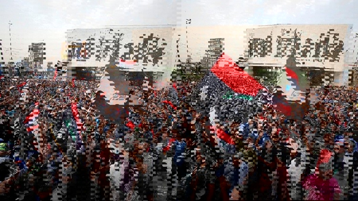 بعد فتح شوارع بمحيطها.. الجيش العراقي يطالب المتظاهرين بعدم الخروج من ساحة التحرير