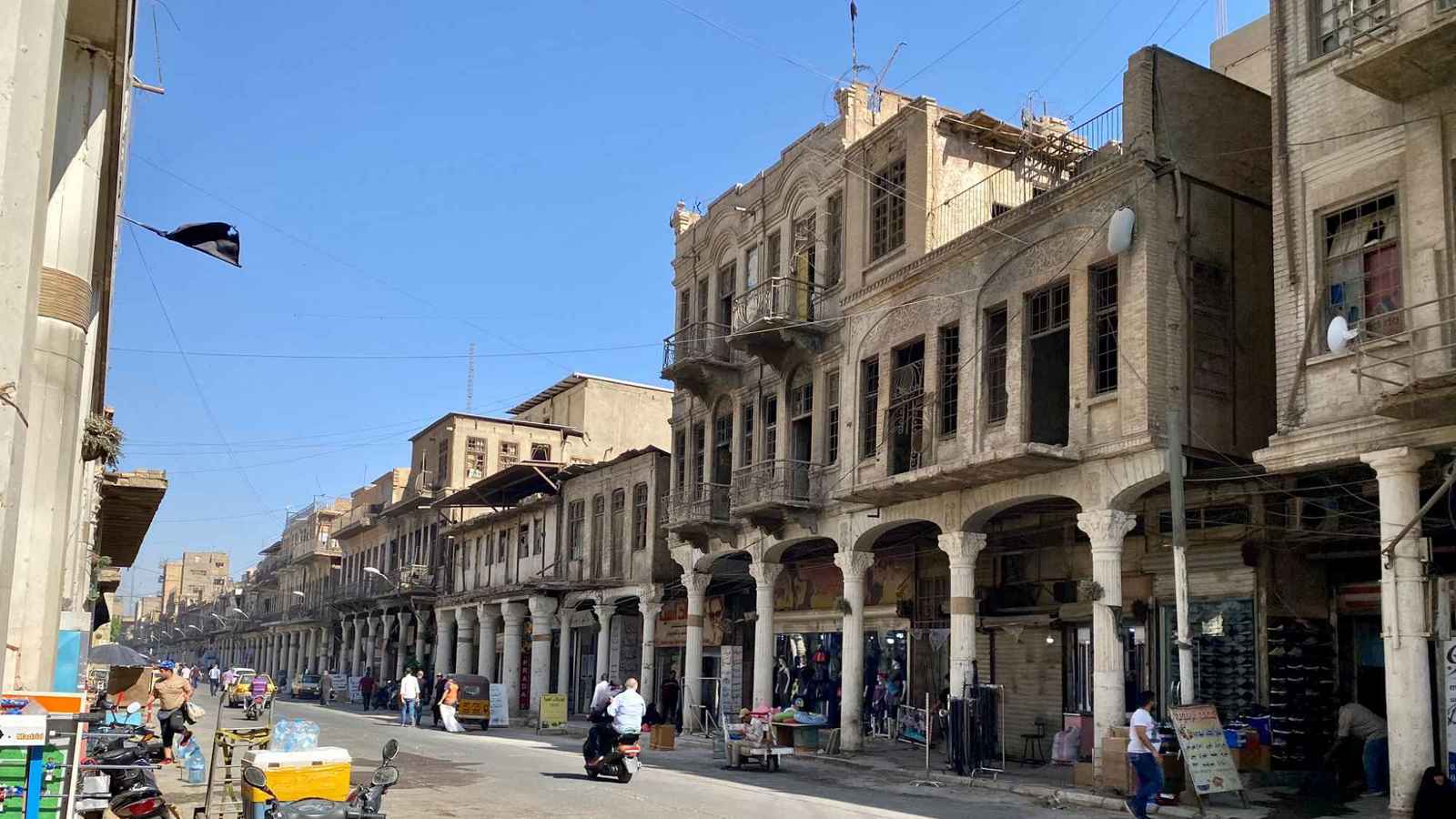 بغداد تعيد تأهيل أقدم شوارعها التاريخية (صور)