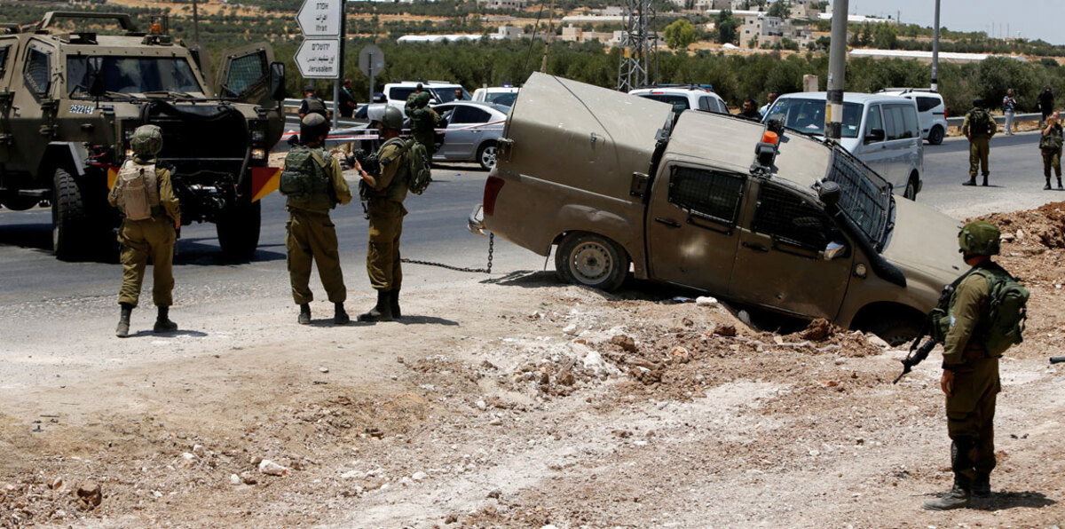 جيش الاحتلال يعدم فلسطينيًا بالرصاص بزعم دهسه جنودًا في الضفة