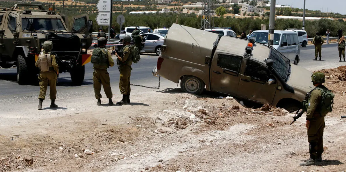 جيش الاحتلال يعدم فلسطينيًا بالرصاص بزعم دهسه جنودًا في الضفة