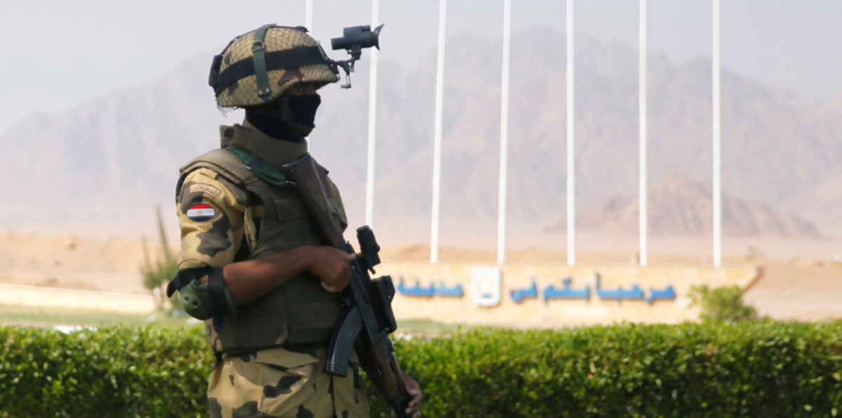 إصابة 6 مصريين بتفجير سيارة مفخخة في سيناء