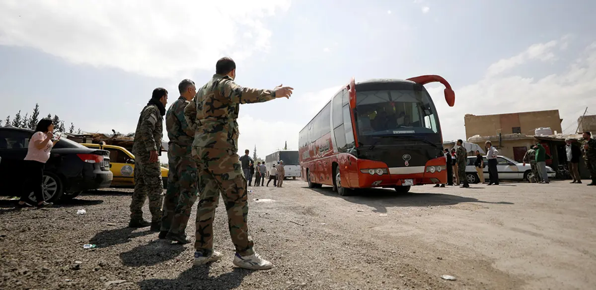 مقاتلو المعارضة السورية يصلون شمال غرب سوريا بعد خروجهم من دوما‎