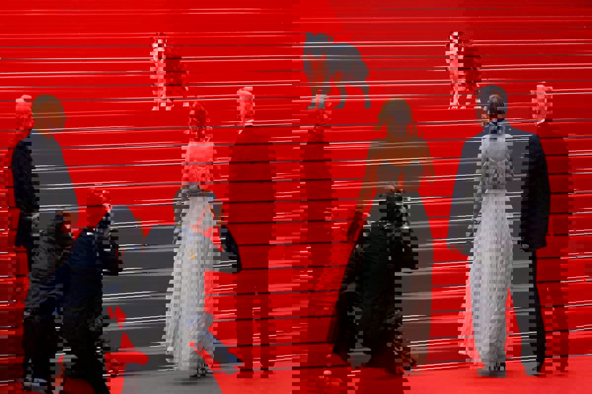 الكلب "ميسي" مفاجأة افتتاح مهرجان "كان" السينمائي (صور)