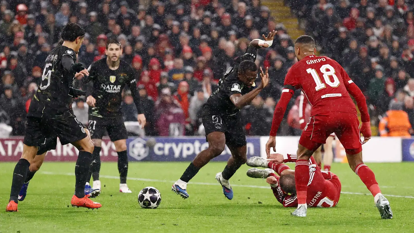 صدمة على الهواء.. كلاتينبرغ يحسم الجدل حول ضربة جزاء ليفربول ضد سان جيرمان