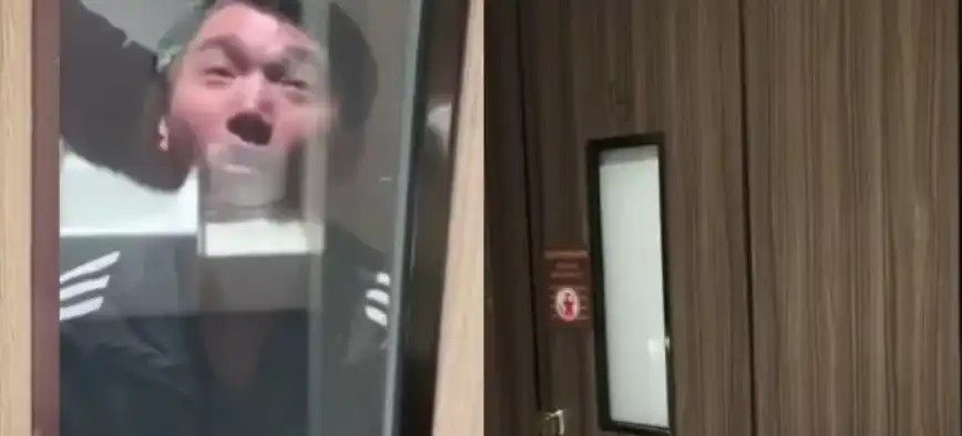 أبواب الحمامات المبتكرة