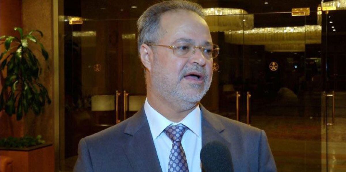 المخلافي لـ"إرم نيوز": ليس خالد بحاح من يقرر مصير هادي والسعودية تدعم موقف الشرعية