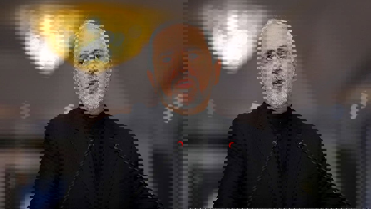 مهنئًا جونسون.. ظريف: طهران لا تريد مواجهة مع لندن