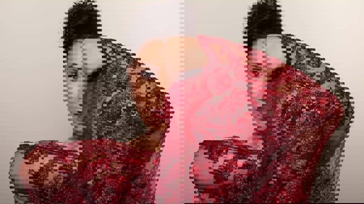 هويدا يوسف: "نوال الزغبي ليست نجمة.. ولن أسامح والدتي على إساءتها لي"