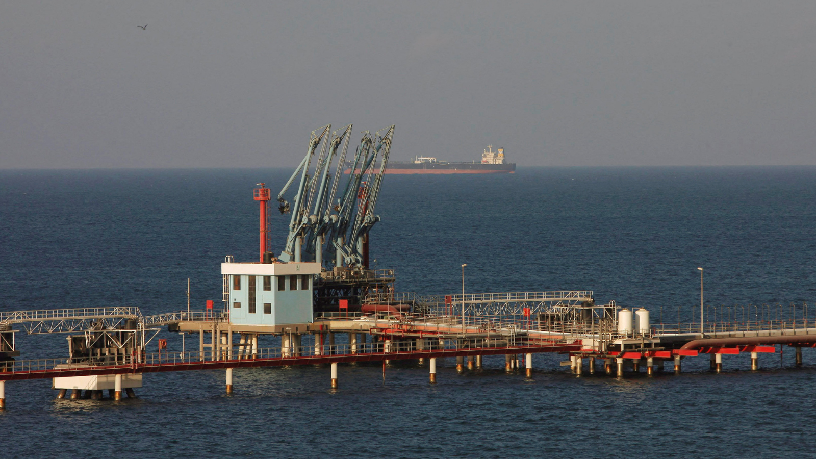 ما تأثير أحداث طرابلس على إنتاج النفط والغاز في ليبيا؟