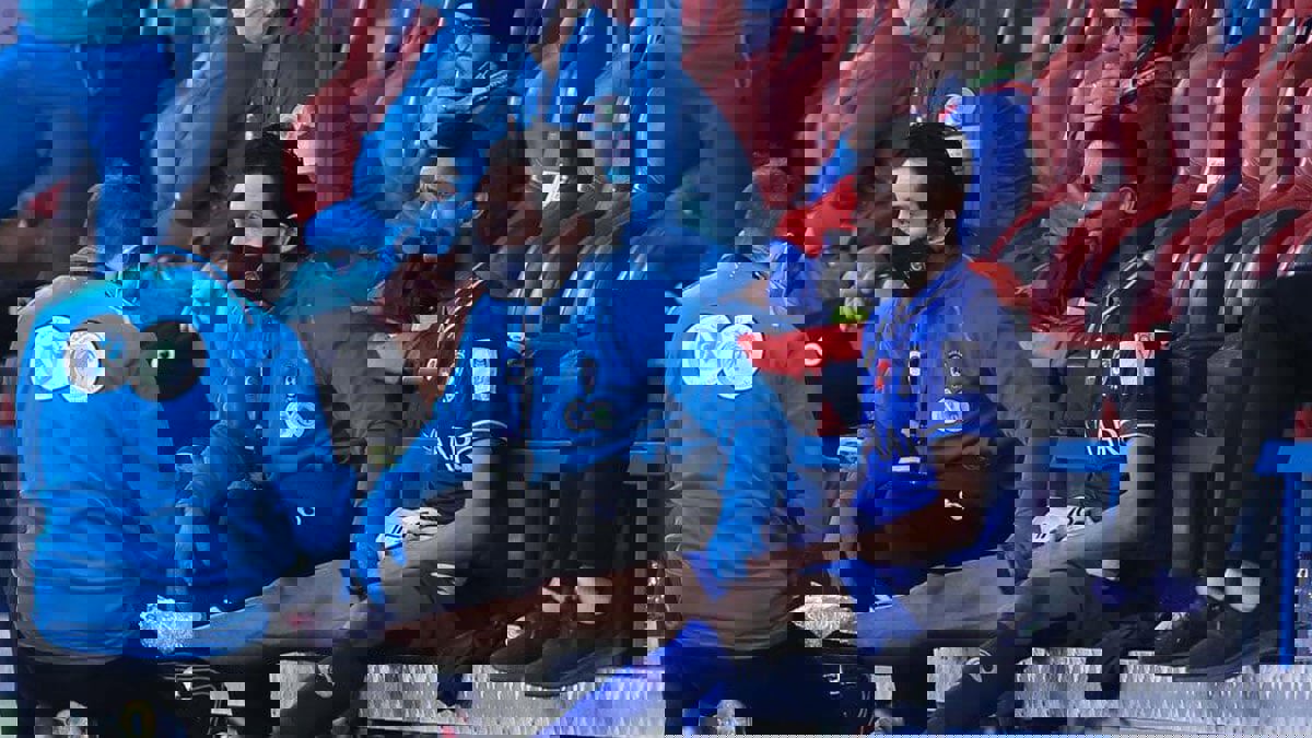 سلمان الفرج يبكي بعد إصابته القوية واستبداله خلال مباراة الهلال ضد النصر (فيديو)