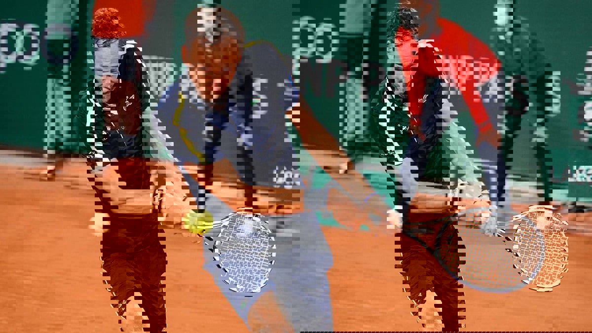 رولان غاروس: ميدفيديف يسحق أوبيلكا.. وسيرينا تتجاوز كولينز وتبلغ دور الـ16