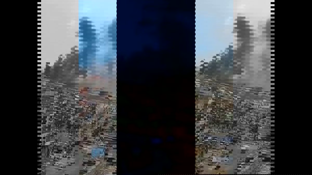 حريق ضخم في مطمر نفايات طرابلس بلبنان (فيديو)