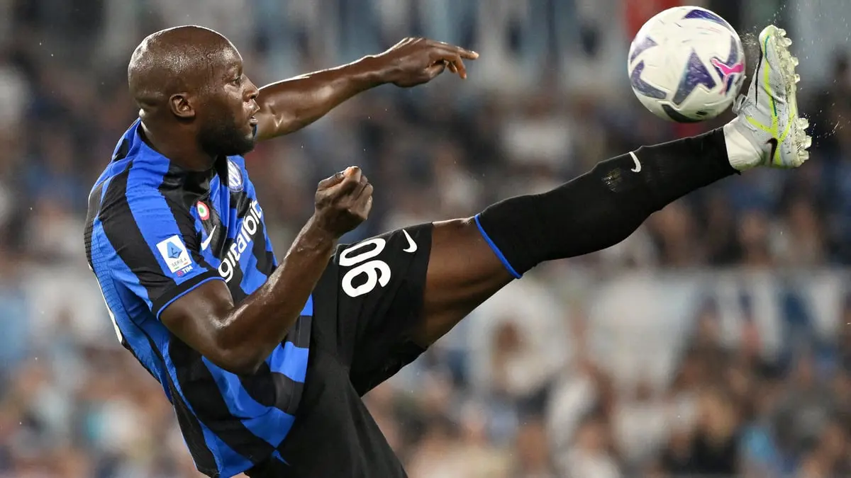 الإصابة تغيب لوكاكو عن مباراتي إنتر ميلان أمام ميلان وبايرن ميونخ