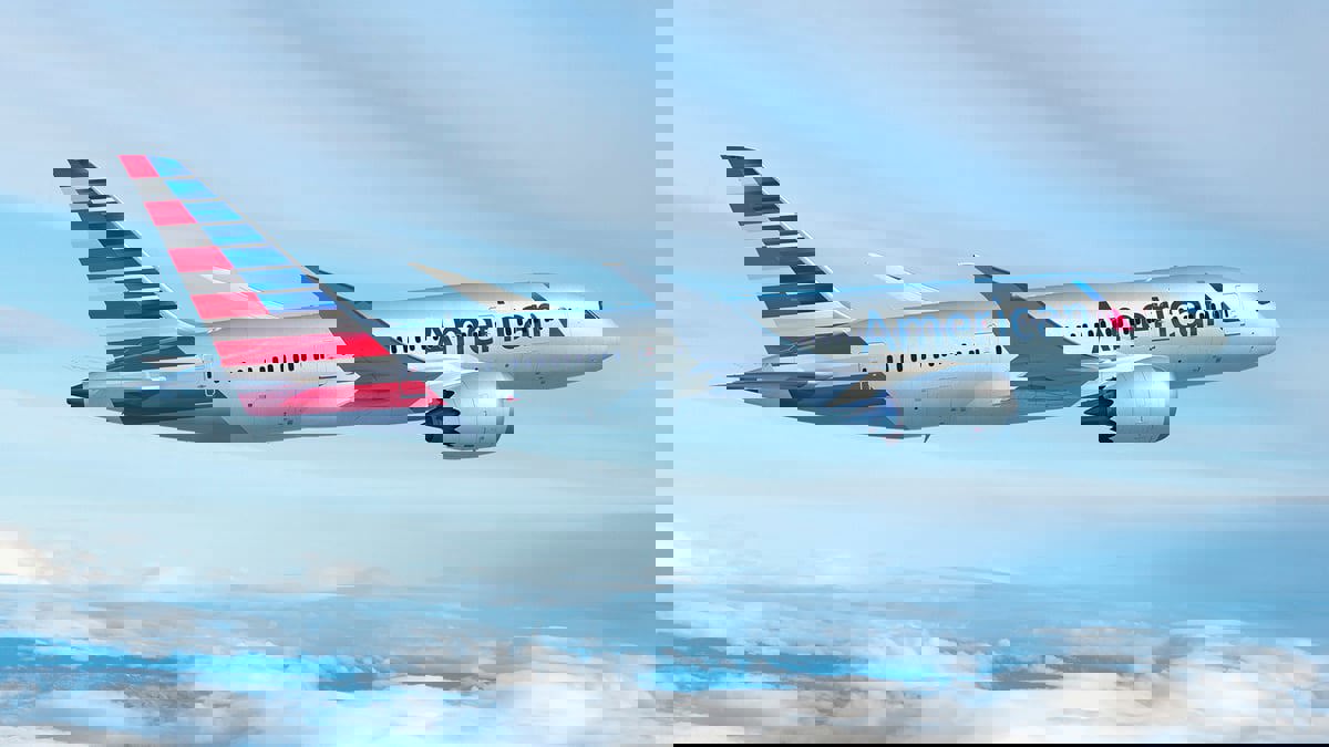 بسبب نقص عدد الموظفين.. "أميركان إيرلاينز" تلغي أكثر من ألف رحلة