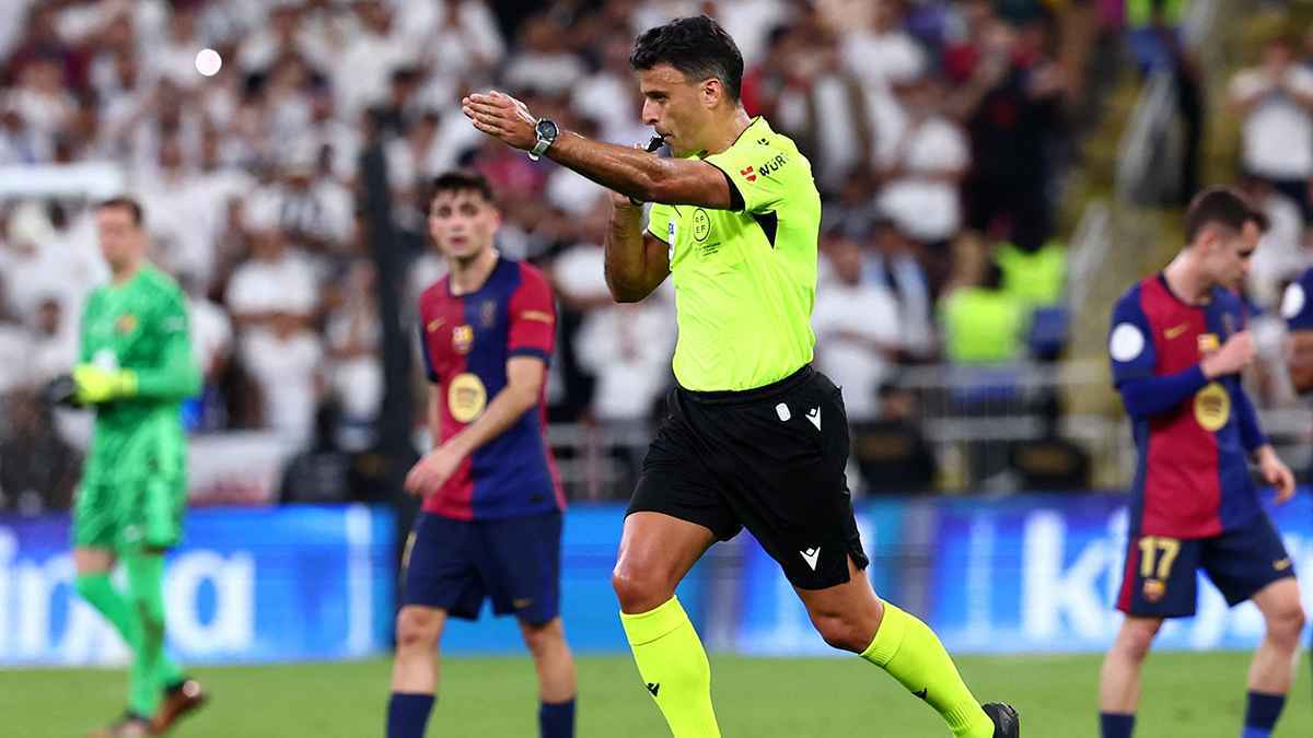 مفاجأة.. حكام السوبر الإسباني رفضوا "هدايا" من ريال مدريد