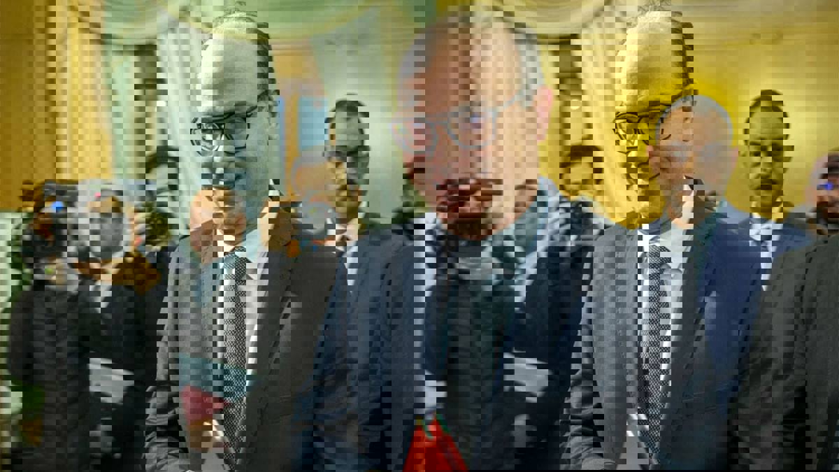 تونس.. ماذا وراء إقالات "الساعات الأخيرة" التي أقدم عليها الفخفاخ؟