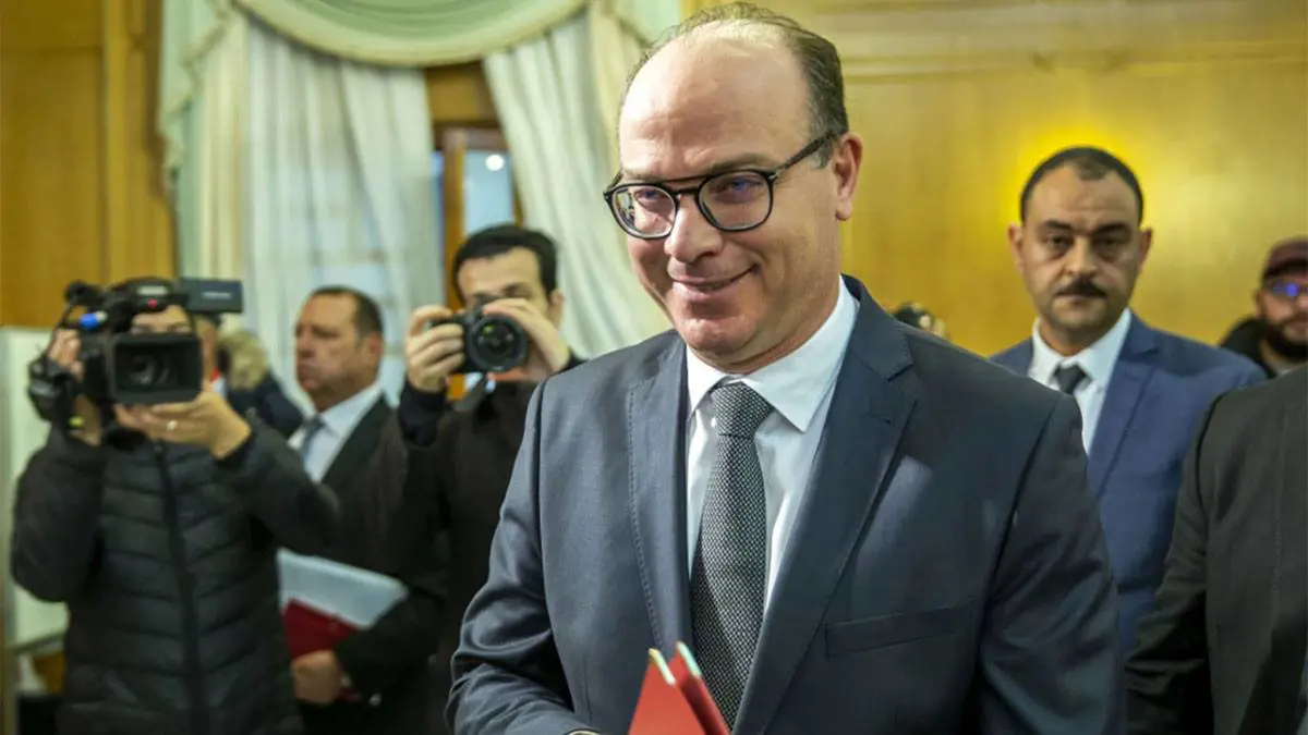 تونس.. ماذا وراء إقالات "الساعات الأخيرة" التي أقدم عليها الفخفاخ؟