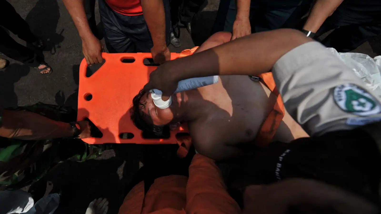 قتلى وجرحى بانهيار مبنى في جزيرة جاوة الإندونيسية