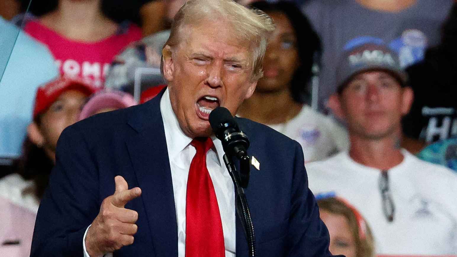 لماذا أصبح ترامب مهووسًا بالقاتل الخيالي "هانيبال ليكتر"؟