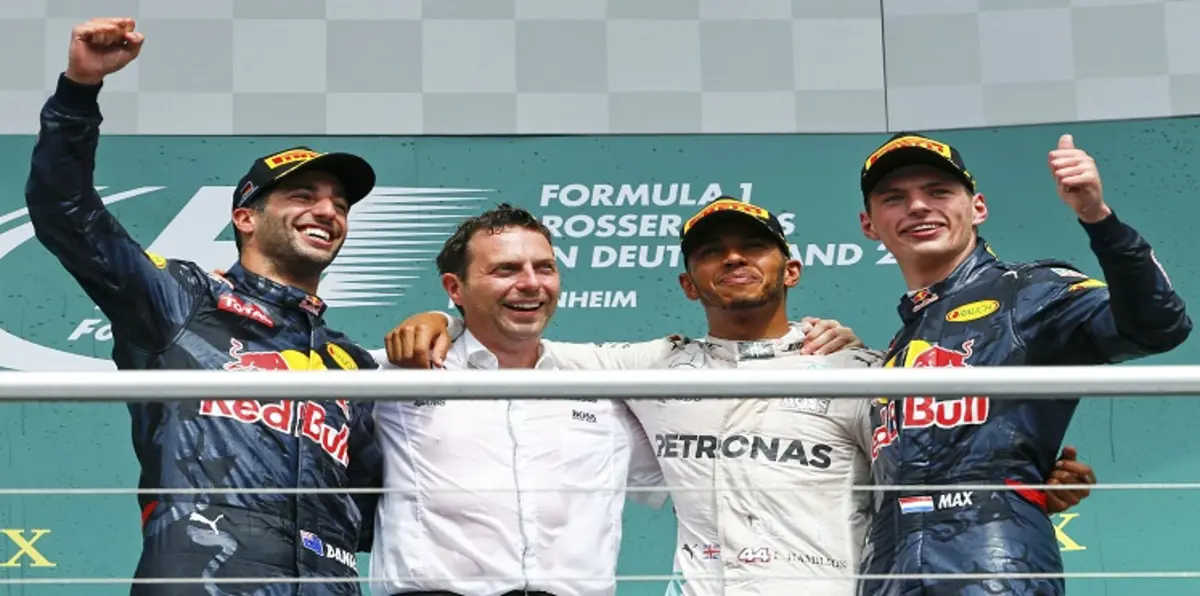 هاميلتون يفوز بسباق ألمانيا ويوسّع الفارق مع روزبرج