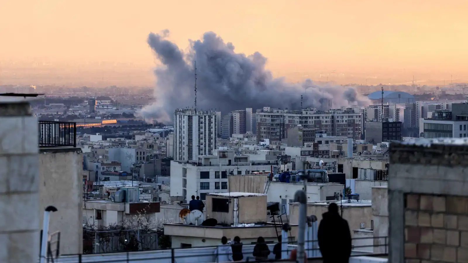 غارات أمريكية إسرائيلية على طهران