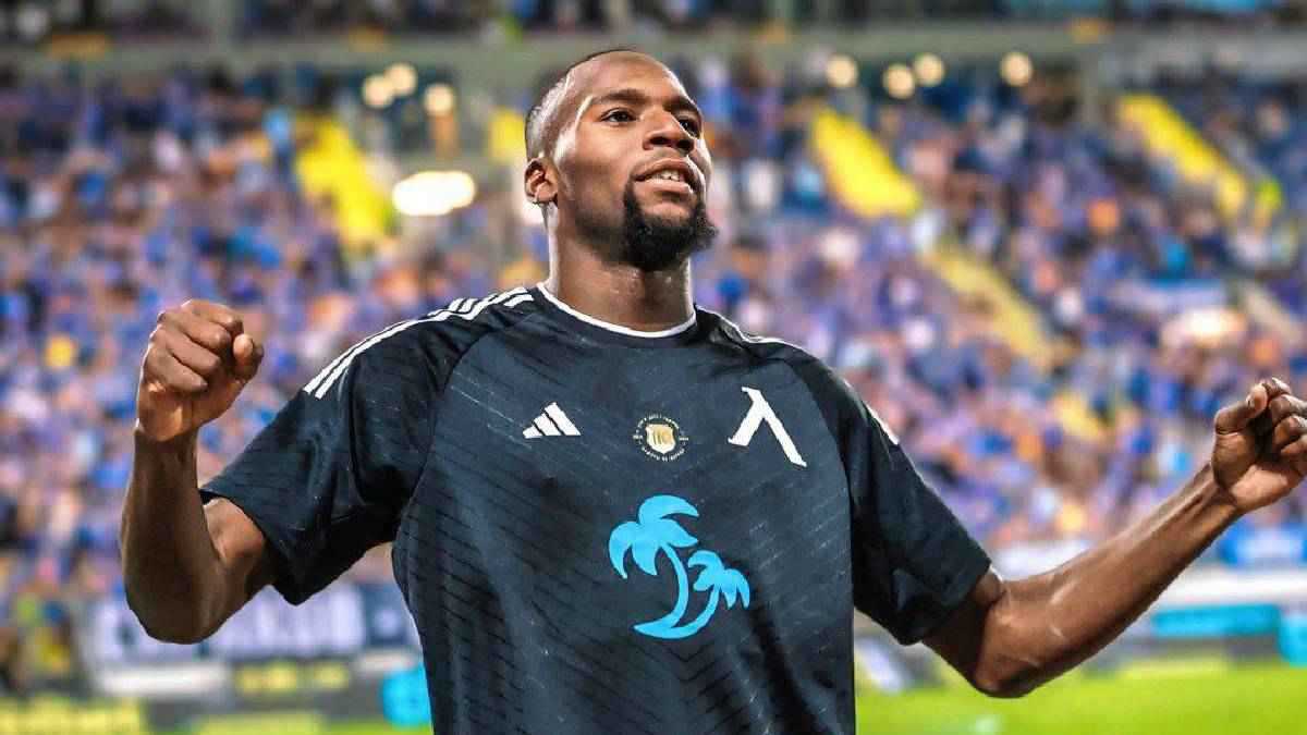 نجم منتخب مالي يتمرد للرحيل إلى الترجي التونسي