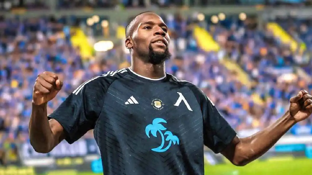 نجم منتخب مالي يتمرد للرحيل إلى الترجي التونسي