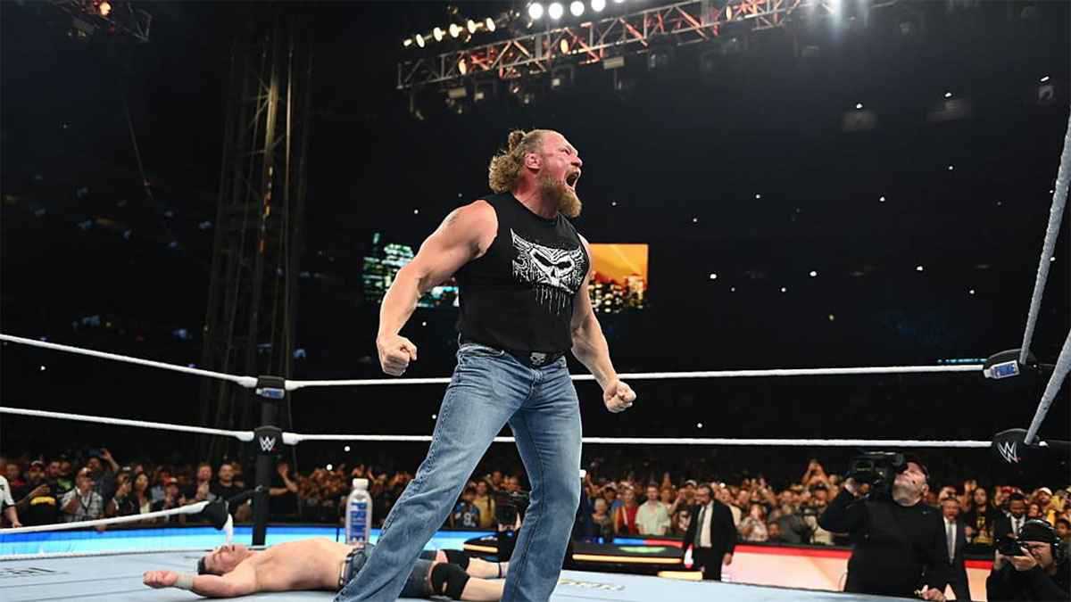 تمزّق سروال "الوحش".. لحظة طريفة لبروك ليسنر في "سماكداون" (فيديو إرم)