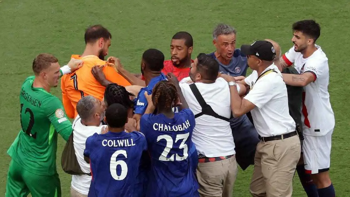 إنريكي يضرب نجم تشيلسي بعد خسارة نهائي مونديال الأندية (فيديو)