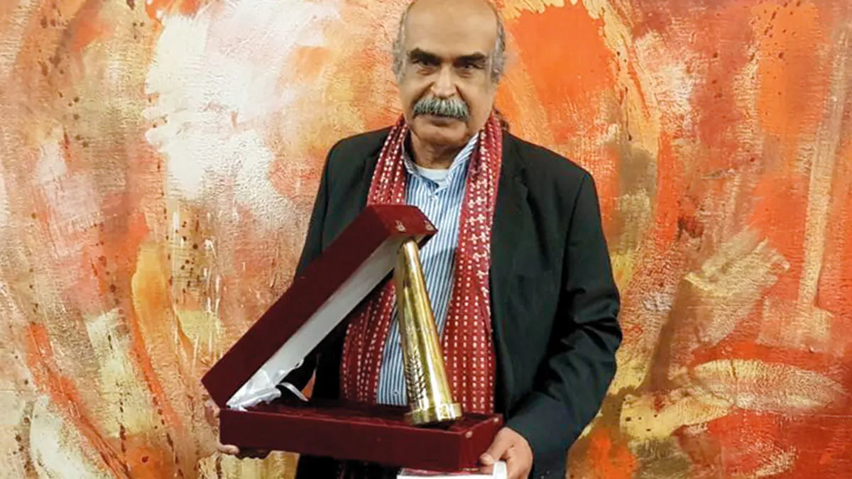 بعد فوزه بجائزة "ملتقى القاهرة".. أبرز منجزات البحريني قاسم حداد الشعرية