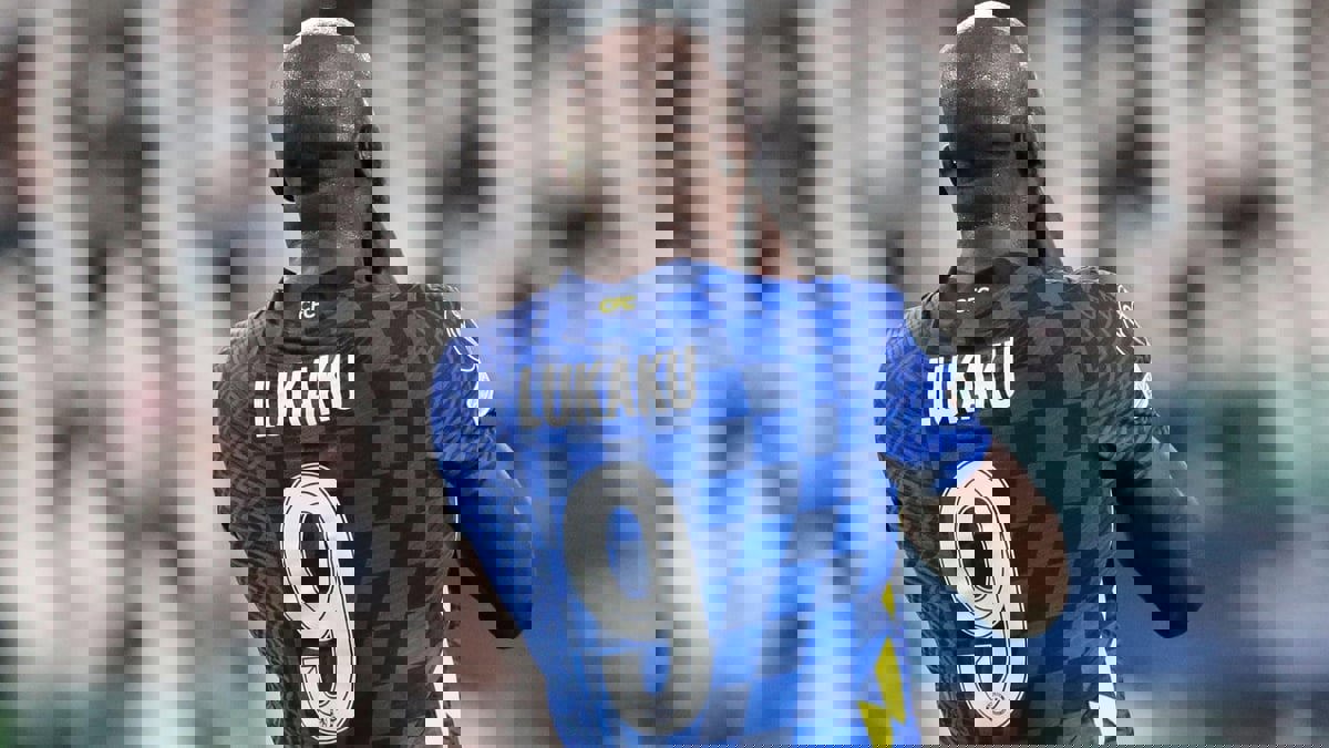 ما قصة القميص الملعون في تشيلسي؟