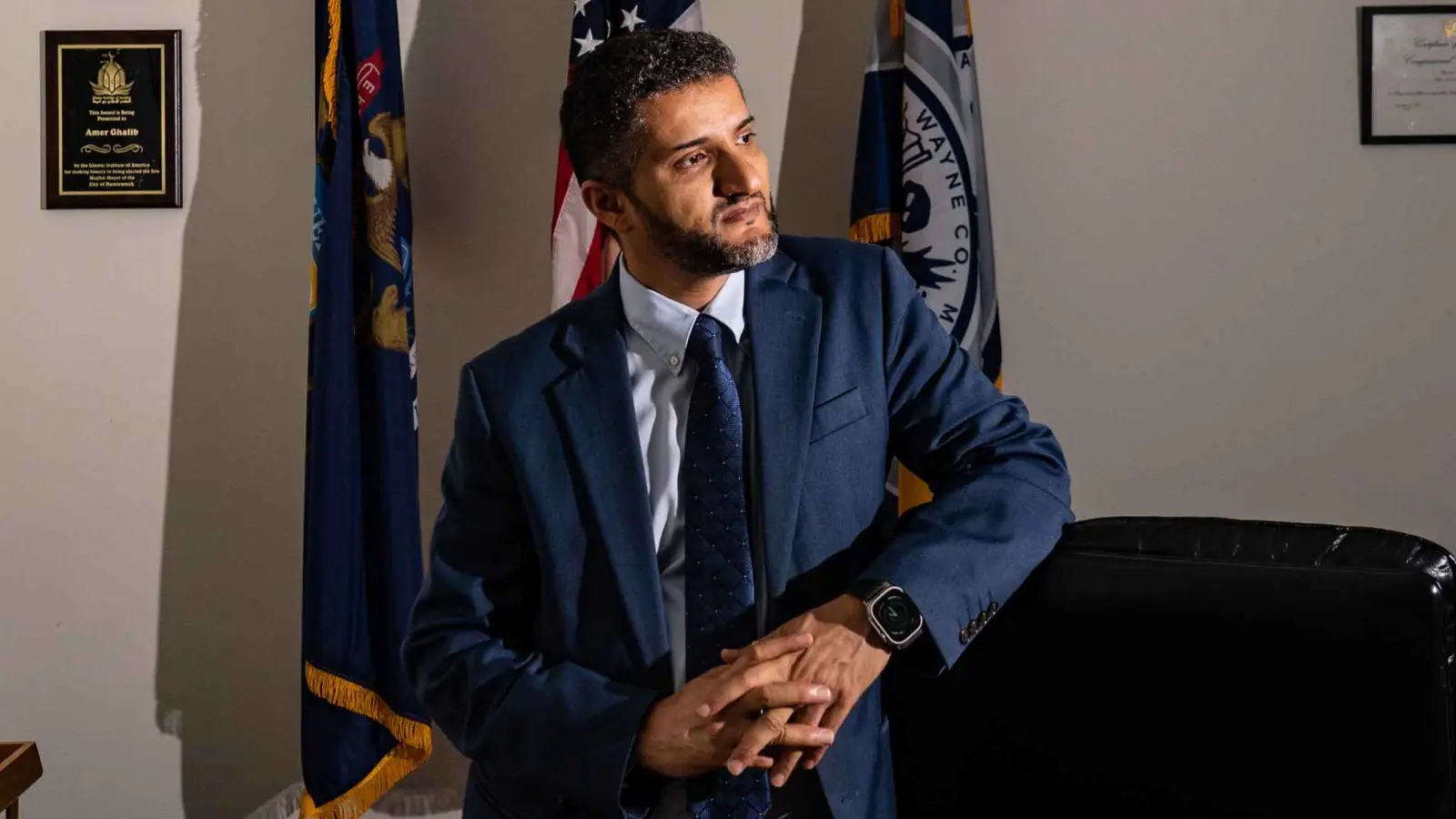 العمدة المسلم الوحيد في أمريكا يختار رئيسه المفضل