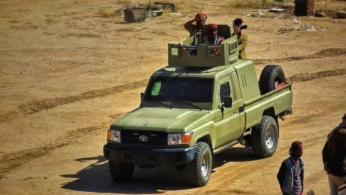 انتقادات متصاعدة لحشد "الشرعية" العسكري في شقرة.. ومعلقون: الجوف ومأرب أولى