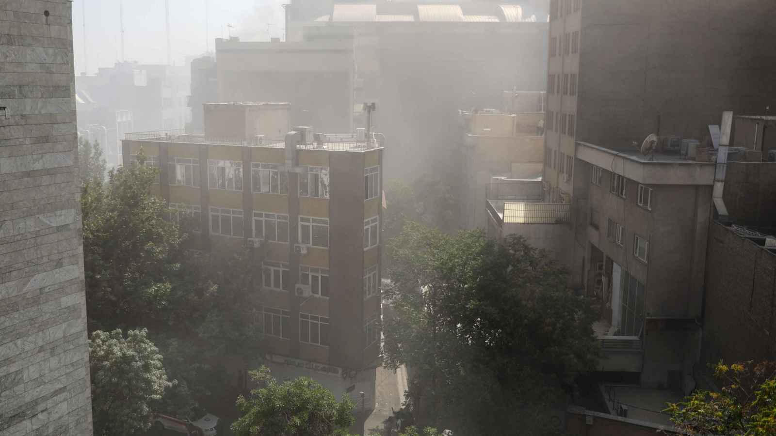 الصحة الإيرانية: 128 قتیلاً و 900 جريح جراء الهجمات الإسرائيلية