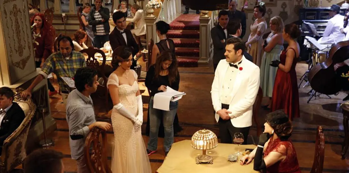 ثورة القنوات الفضائية ضد شركات الإنتاج تهدّد صناعة الدراما في مصر