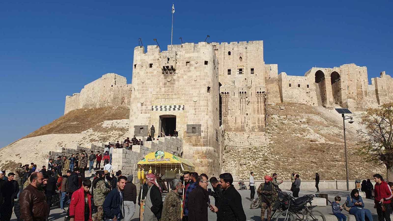 قلعة حلب العريقة في قبضة الفصائل المسلحة (فيديو)