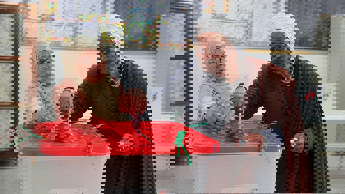 "هيئة الانتخابات" التونسية تحذر من إلغاء جولة الإعادة لـ "الرئاسية"