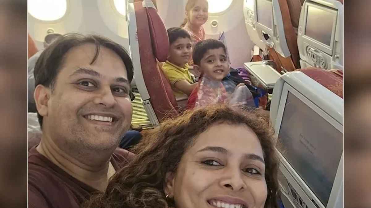 الابتسامة الأخيرة.. "سيلفي" يوثّق لحظات عائلة هندية قبل تحطم الطائرة