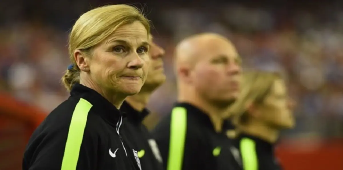 مدربة المنتخب الأمريكي للسيدات توافق على عقد جديد