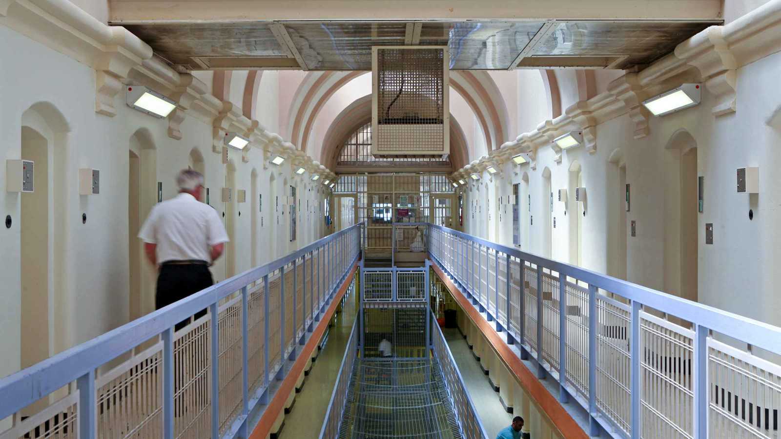 "فضيحة" في السجون البريطانية بعد إفراج خاطئ عن مجرمين (فيديو إرم)