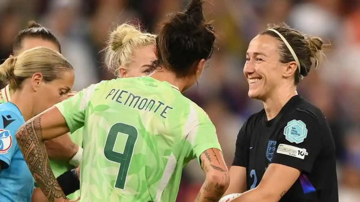 هل تحرج لاعبة إنجلترا رئيس الفيفا مجددا؟