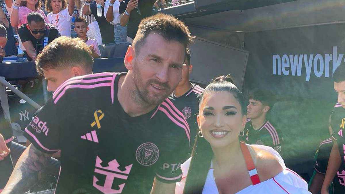 المطربة إنيسا تحتفي بلقائها مع ميسي (صور)