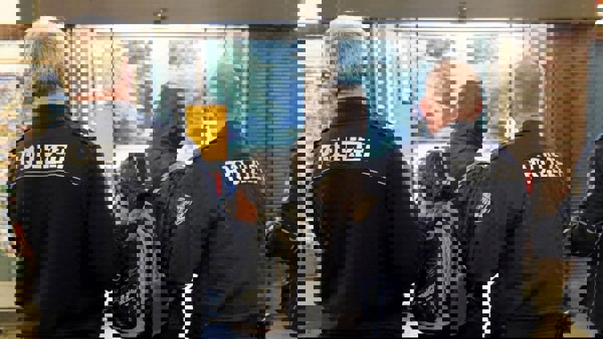 ألمانيا تجري تحقيقات بشأن طبيب سوري لاجئ متهم بارتكاب جرائم ضد الإنسانية