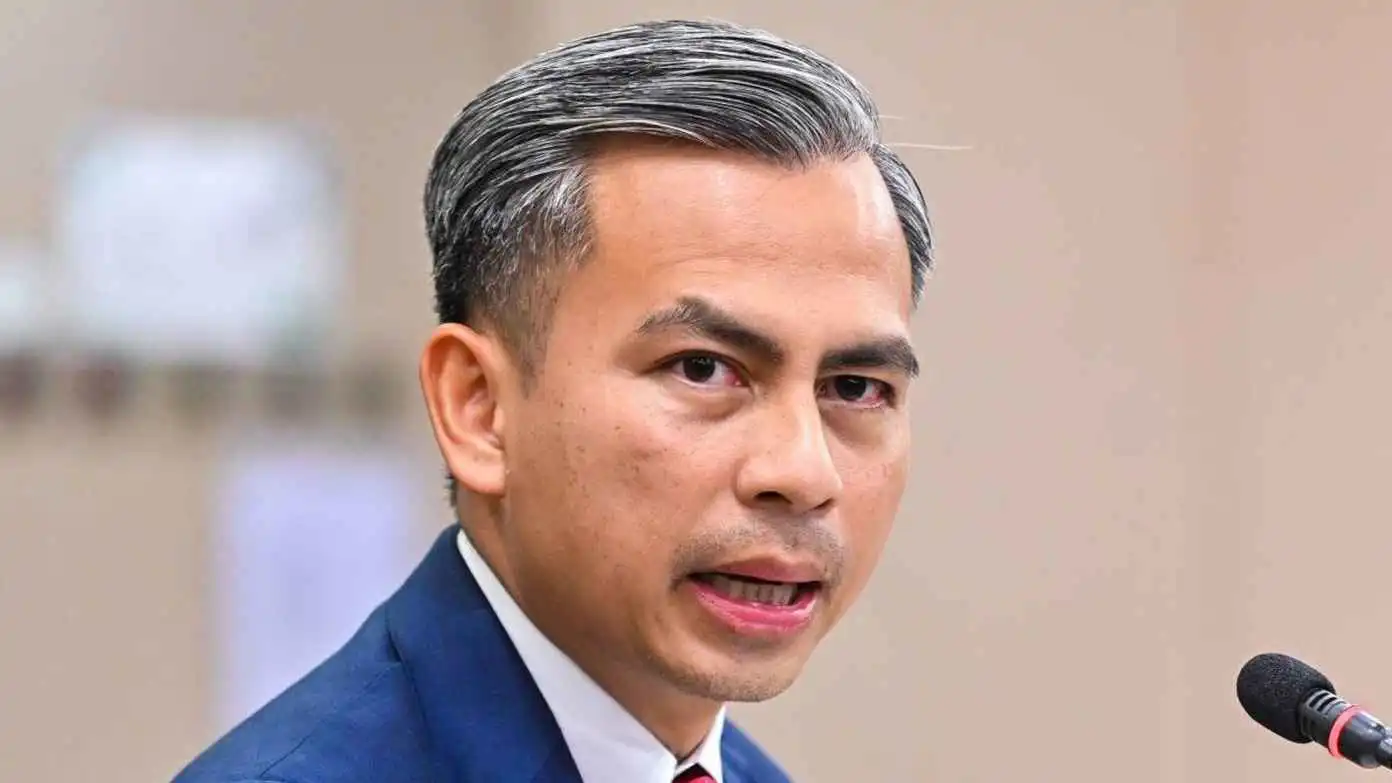 ماليزيا: لا ندفع أي رسوم لعبور سفننا مضيق هرمز