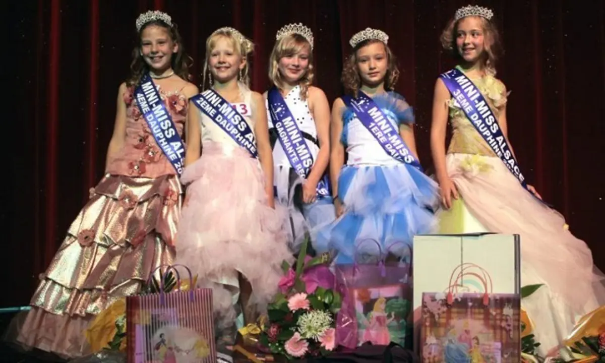 فرنسا تحظر مسابقات الجمال للأطفال