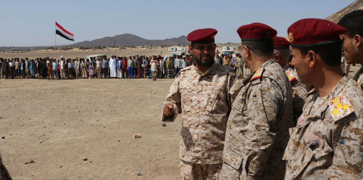 هادي يعيّن قائدًا جديدًا لقوات الشرطة العسكرية في اليمن