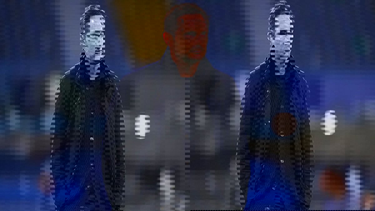 تقرير: لامبارد يخلف بينيتيز في تدريب إيفرتون بعقد يمتد إلى موسمين ونصف