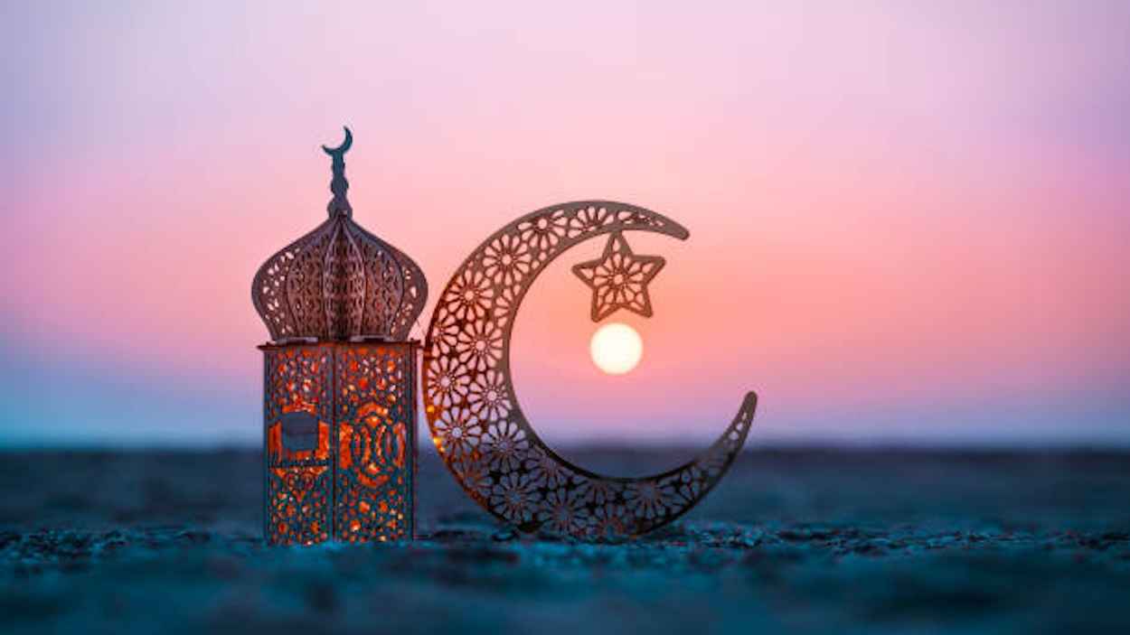بين السباق والتأمل.. كيف يُختتم رمضان في ثقافتنا؟